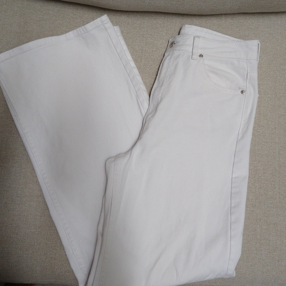 H&M White High Waisted wide leg jeans - Picture 9 of 13